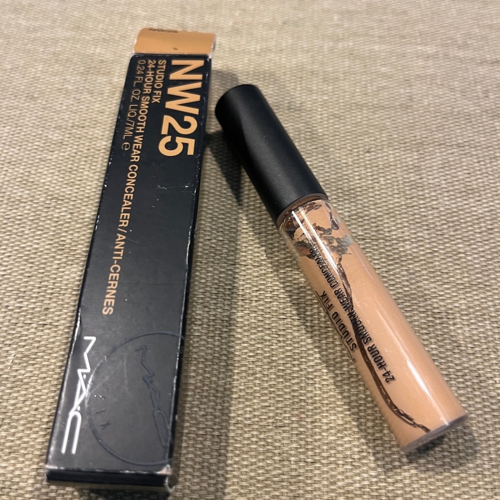 Mac NW 25 Concealer